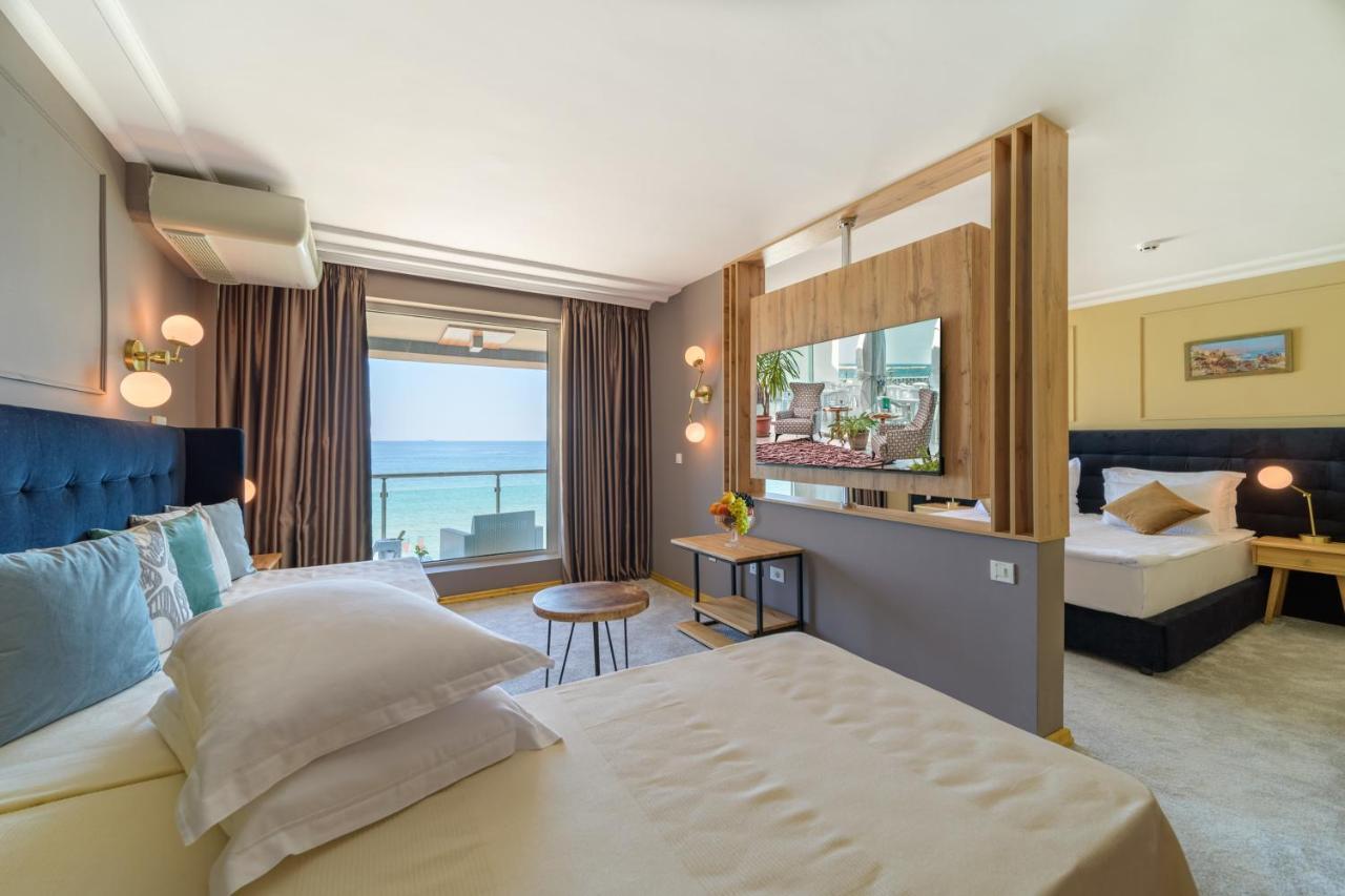 Hotel Marina Hotel, Sunny Day Warna