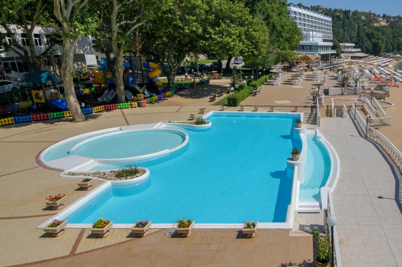 Marina Hotel, Sunny Day Hotel