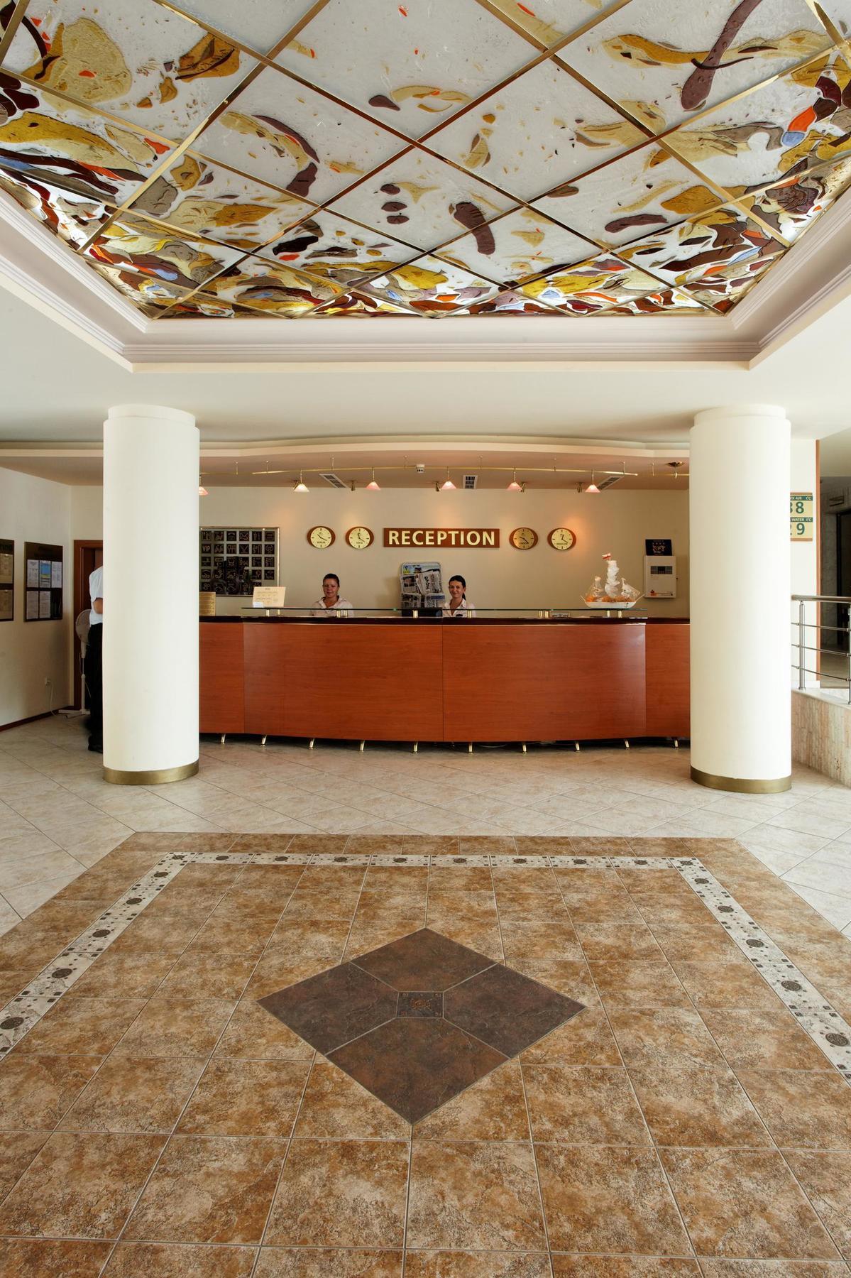 Marina Hotel, Sunny Day Hotel