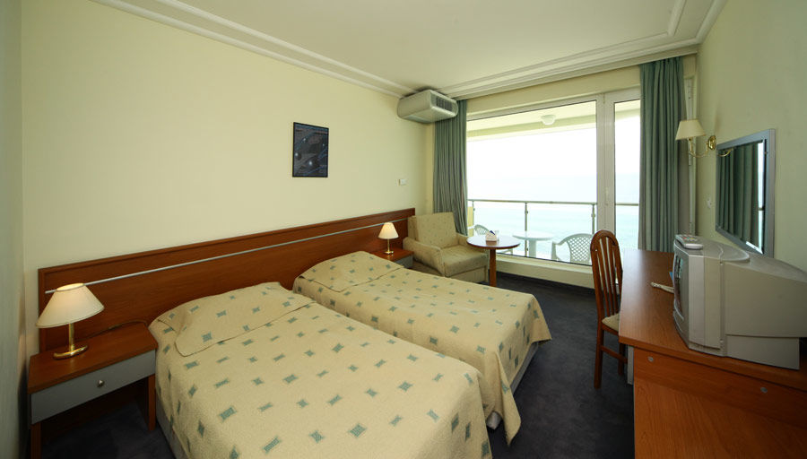 Marina Hotel, Sunny Day Hotel