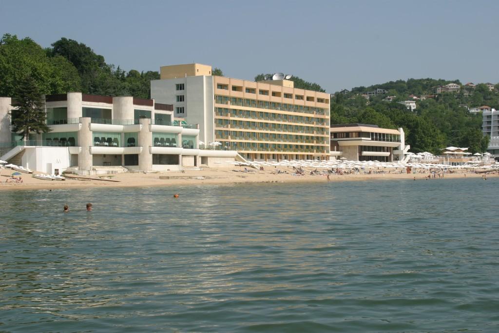 Marina Hotel, Sunny Day